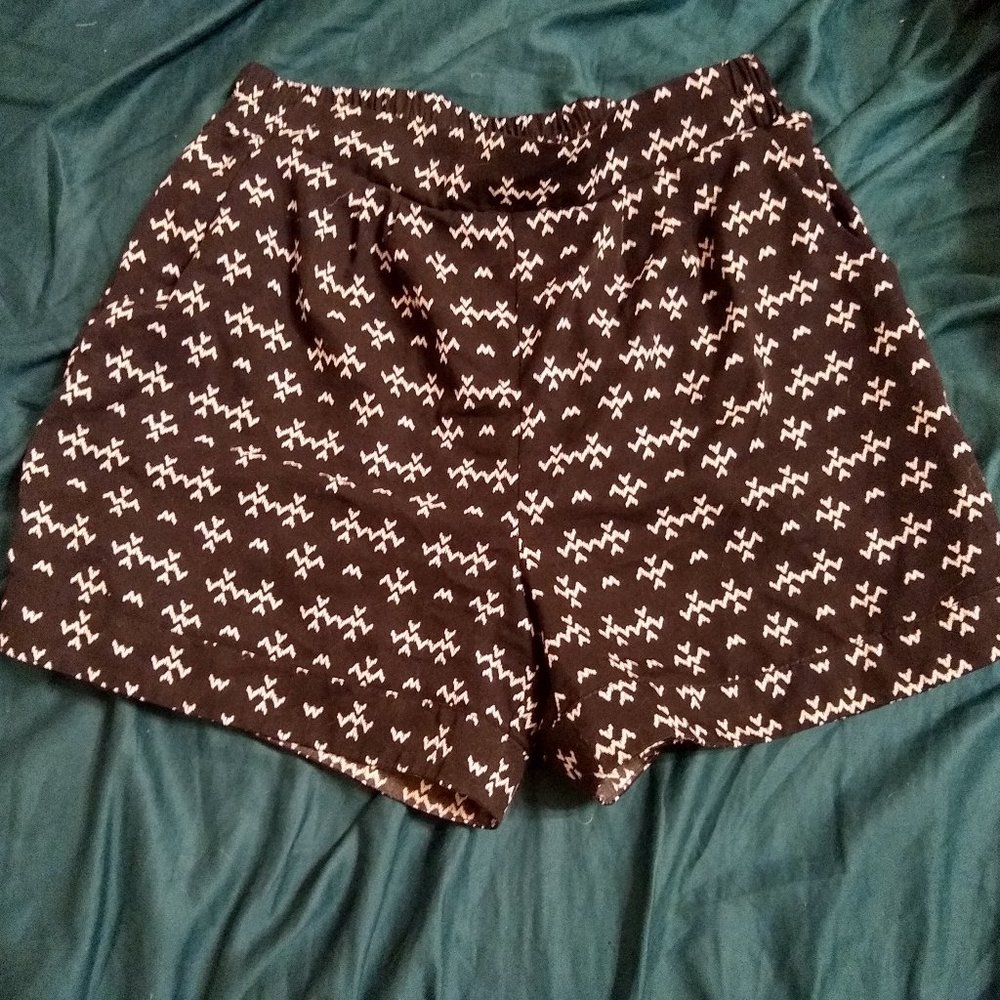 Skies Are Blue, Black patterned shorts
